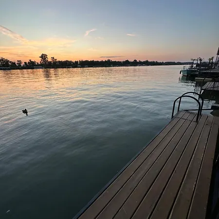 Διαμέρισμα Splav Na Savi