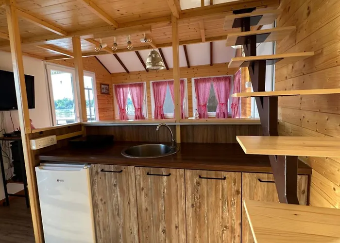 Splav Na Savi * Ostruznica