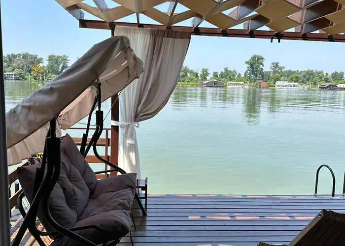 Splav Na Savi * Ostruznica